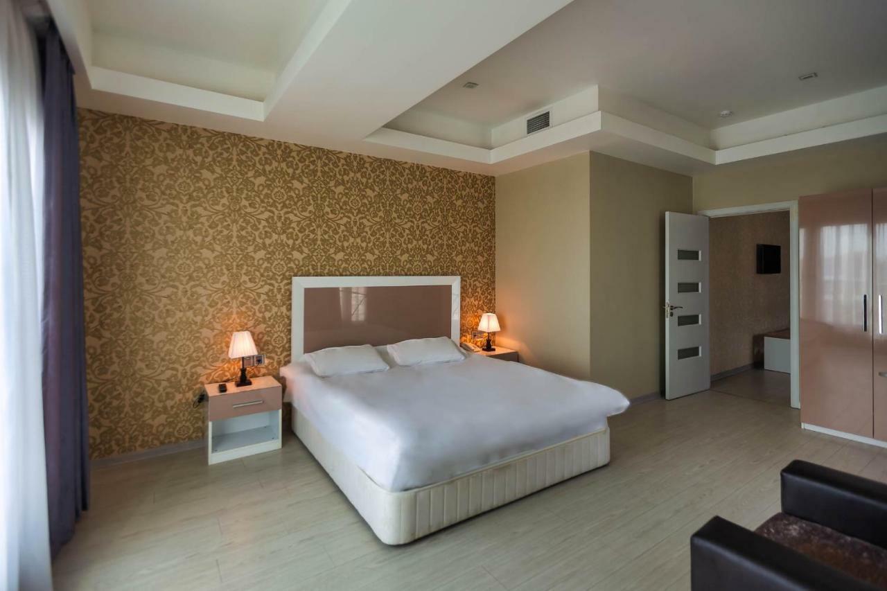 Diplomat Suites Баку Экстерьер фото